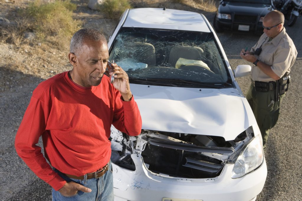 Man reporting car accident.